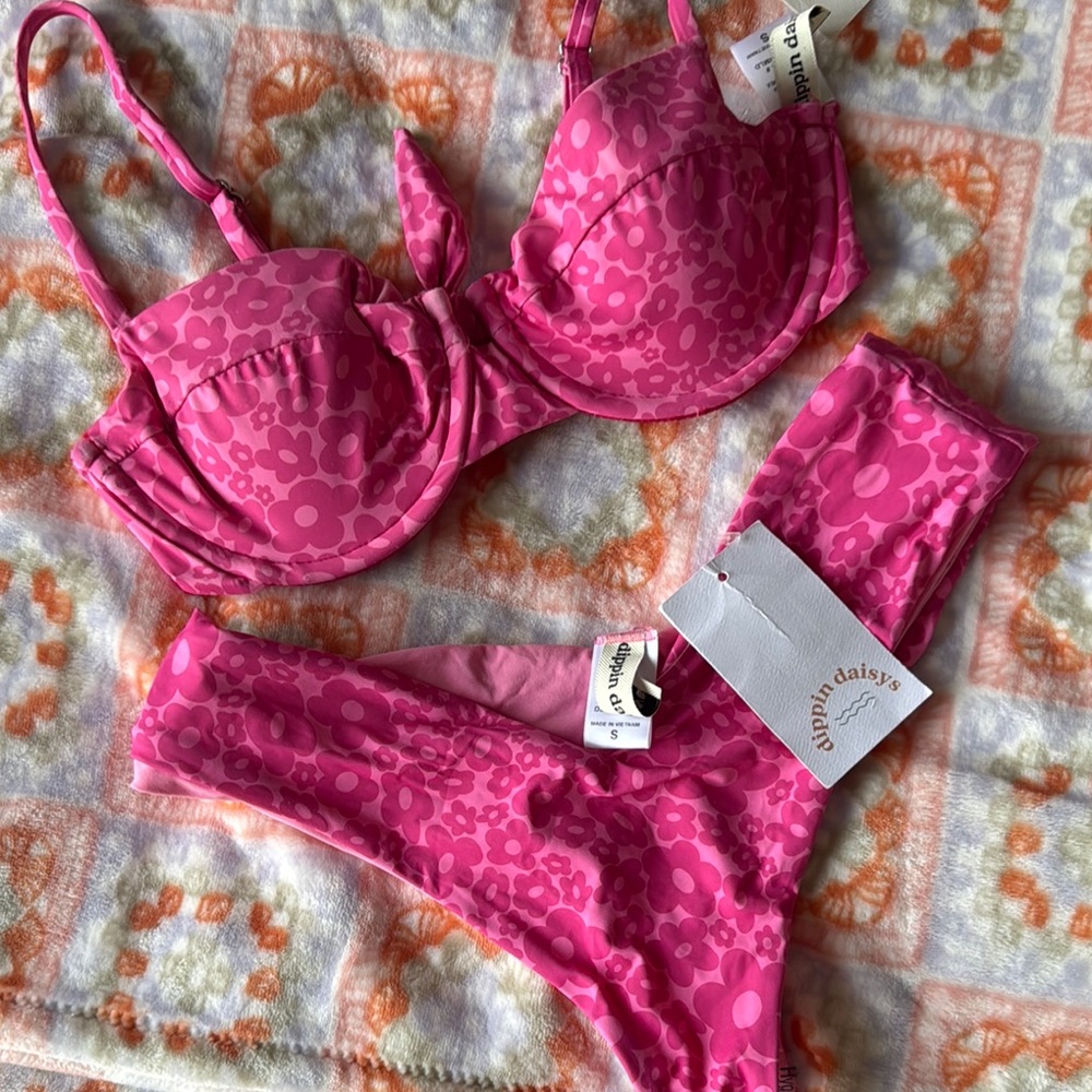 NWT Dippin’ Daisy’s Bikini Set 🌺
